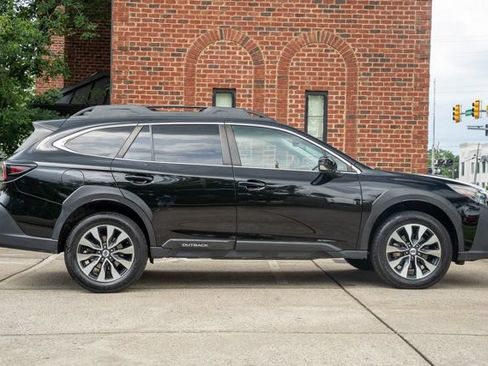 Used 2023 Subaru Outback Limited AWD/4WD image 4