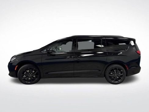New 2026 Chrysler Pacifica Limited w/ S Appearance Package image 13