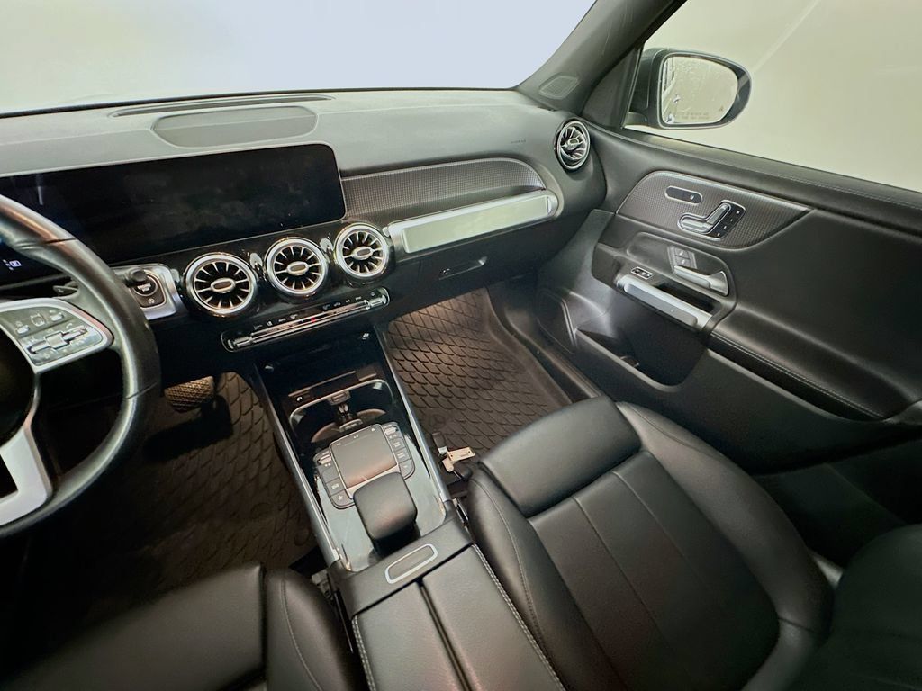 Used 2021 Mercedes-Benz GLB 250 w/ Premium Package image 11