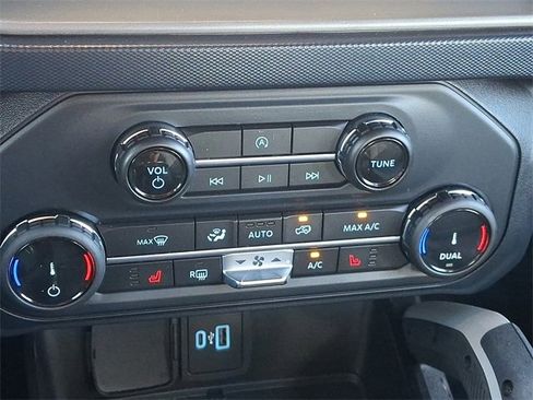 Used 2022 Ford Bronco Outer Banks image 14