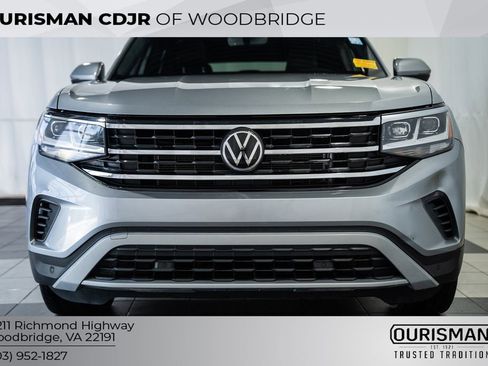 Used 2022 Volkswagen Atlas Cross Sport SE AWD/4WD image 2