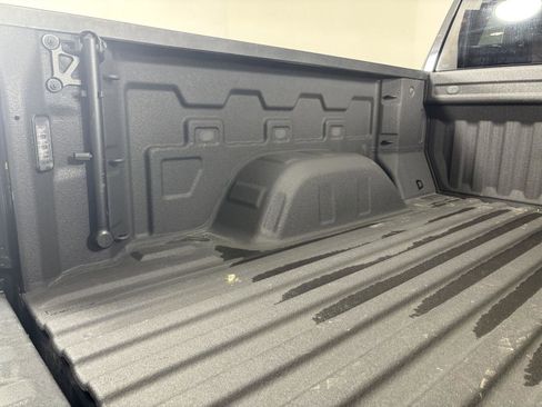 Used 2022 GMC Sierra 1500 AT4X image 8