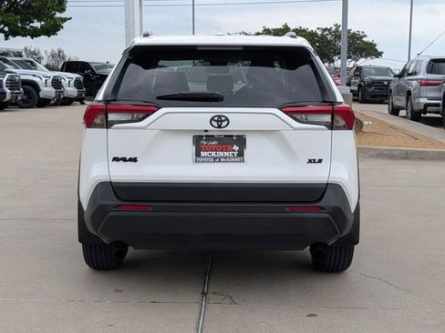 Used 2025 Toyota RAV4 XLE FWD image 6