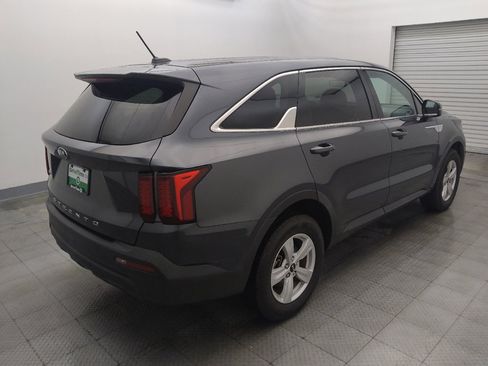 Used 2021 Kia Sorento LX AWD/4WD image 9