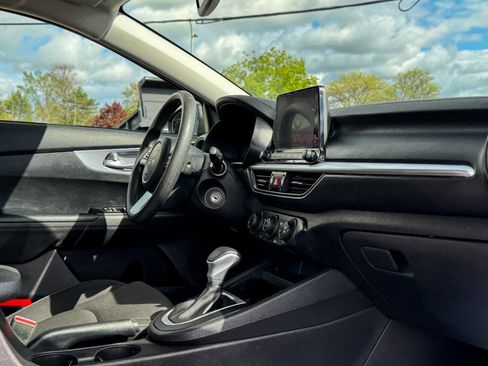 Used 2022 Kia Forte LXS w/ LXS Technology Package FWD image 13