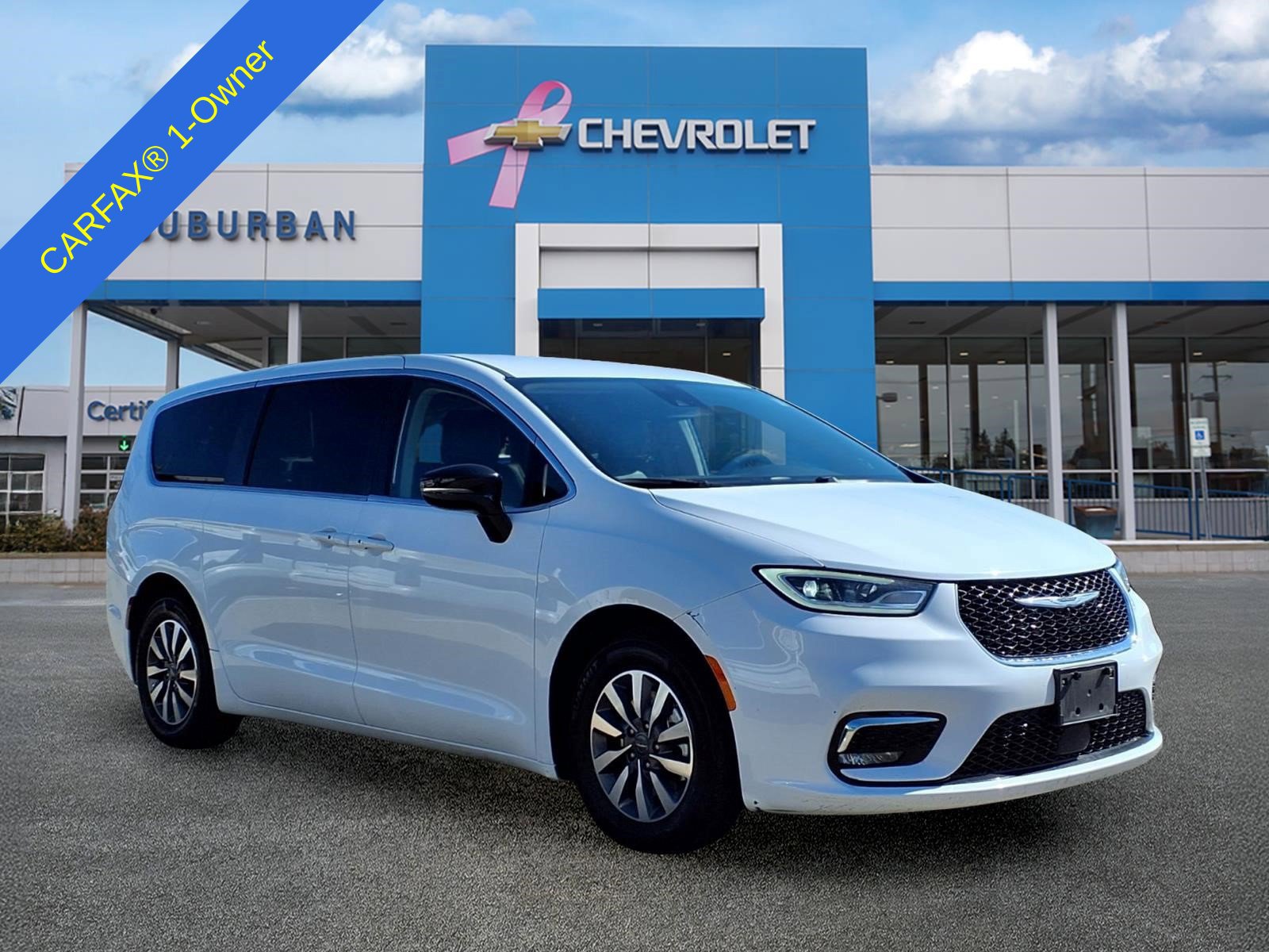Used 2024 Chrysler Pacifica Limited FWD image 3