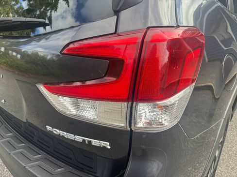 Used 2019 Subaru Forester Premium AWD/4WD image 9