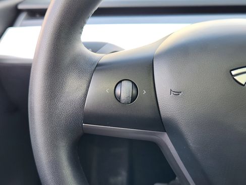 Used 2020 Tesla Model Y Long Range image 26