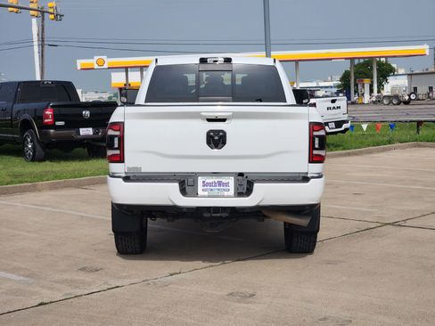 Used 2022 RAM 2500 Laramie w/ Night Edition AWD/4WD image 8