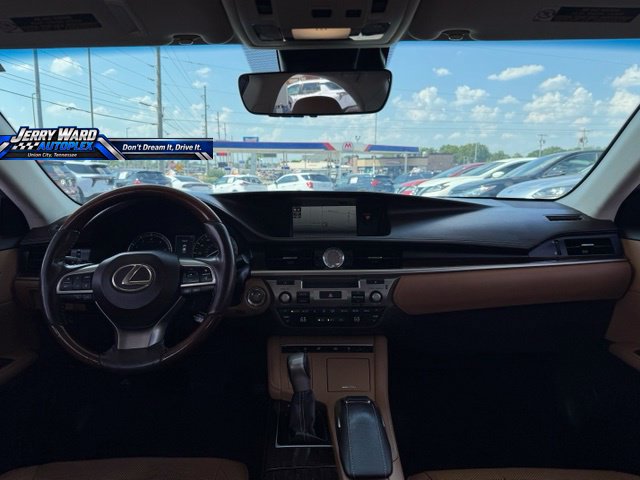 Used 2017 Lexus ES 350 w/ Luxury Package FWD image 7