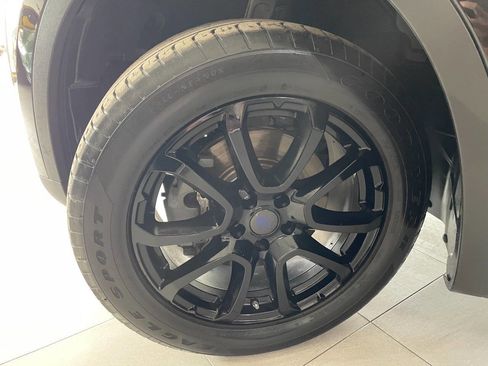 Used 2018 Maserati Levante image 10