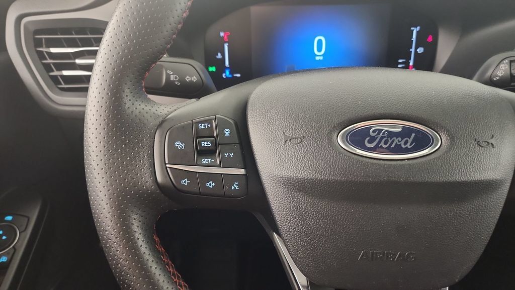 Used 2024 Ford Escape ST-Line w/ Tech Pack #1 AWD/4WD image 18