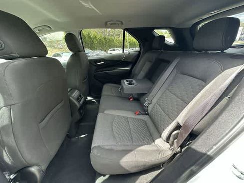 Used 2018 Chevrolet Equinox LT AWD/4WD image 17