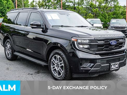 Used 2025 Ford Expedition Active AWD/4WD image 4