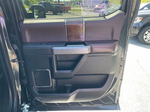 Used 2015 Ford F150 Platinum w/ Equipment Group 701A Luxury AWD/4WD image 36