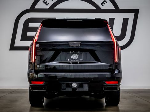 Used 2021 Cadillac Escalade Sport Platinum w/ LPO, ONYX Package image 10