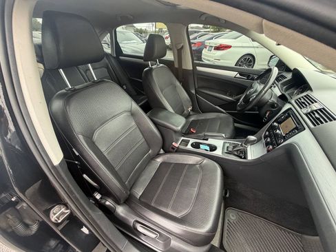 Used 2013 Volkswagen Passat 2.5 SE FWD image 37