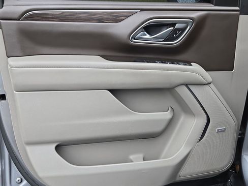 Used 2022 Chevrolet Tahoe LT w/ Luxury Package image 13