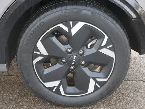 Certified 2023 Kia Niro Wind w/ Wind Preserve Package image 5