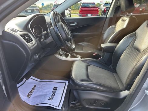 Used 2018 Jeep Compass Latitude w/ Popular Equipment Group image 20