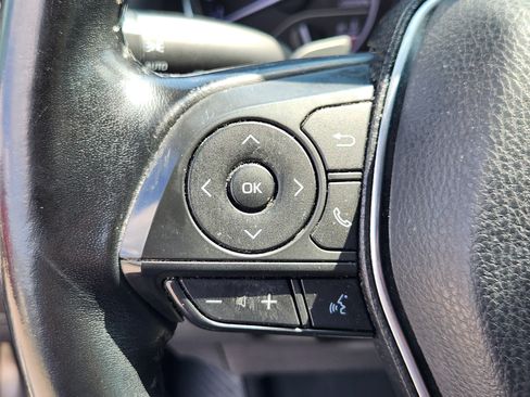Used 2019 Toyota Camry SE FWD image 21