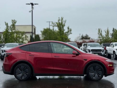 Used 2026 Tesla Model Y Long Range image 6