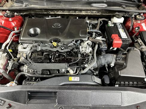 Used 2022 Toyota Camry SE image 10