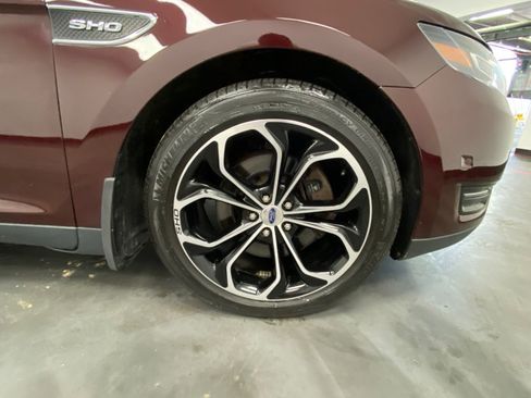 Used 2018 Ford Taurus SHO w/ Driver Assist Package AWD/4WD image 15