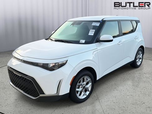 Used 2025 Kia Soul LX w/ LX Technology Package FWD image 1