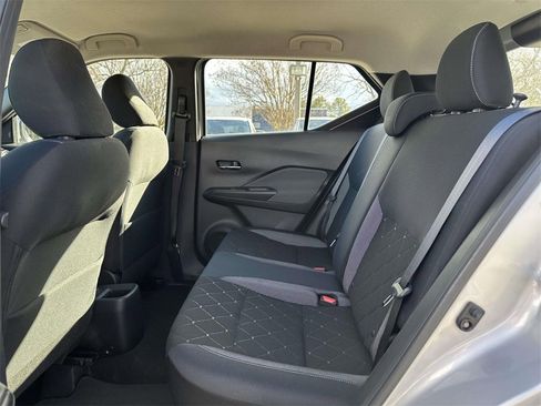 Used 2018 Nissan Kicks SV w/ Interior Electronics Package image 17