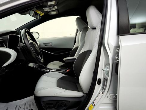 Certified 2021 Toyota Corolla XSE image 25