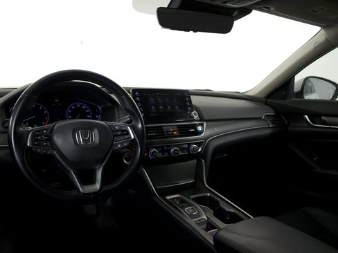 Used 2018 Honda Accord Touring image 11