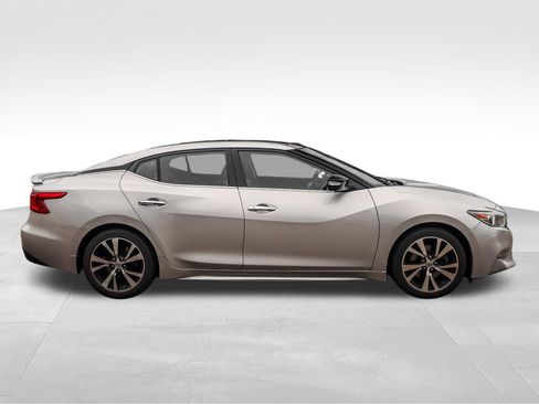 Used 2018 Nissan Maxima Platinum FWD image 3