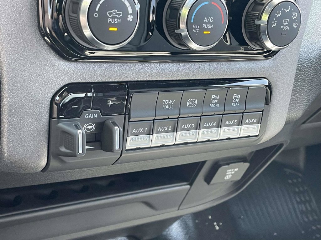 New 2026 RAM 3500 Tradesman w/ Chrome Appearance Group A AWD/4WD image 39