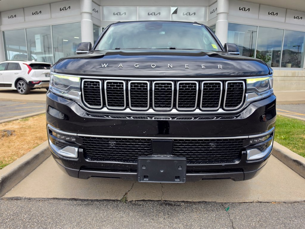 Used 2022 Jeep Wagoneer Series I AWD/4WD image 2