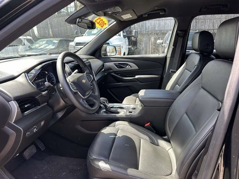 Used 2023 Chevrolet Traverse LT AWD/4WD image 12