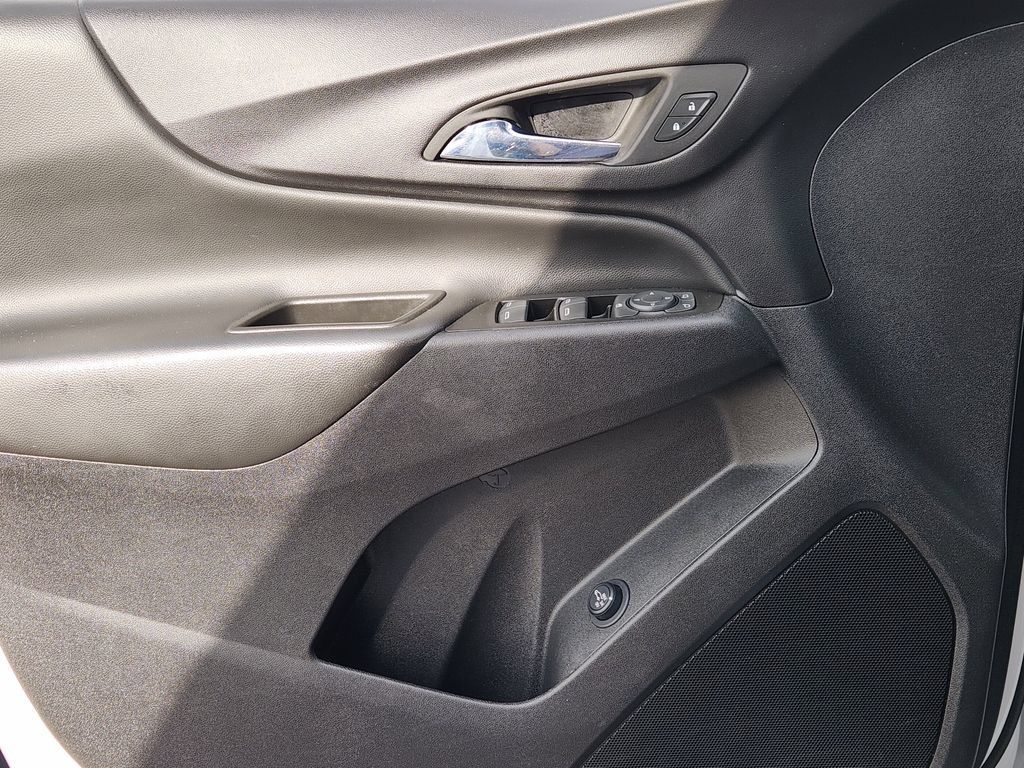 Used 2022 Chevrolet Equinox LT FWD image 16