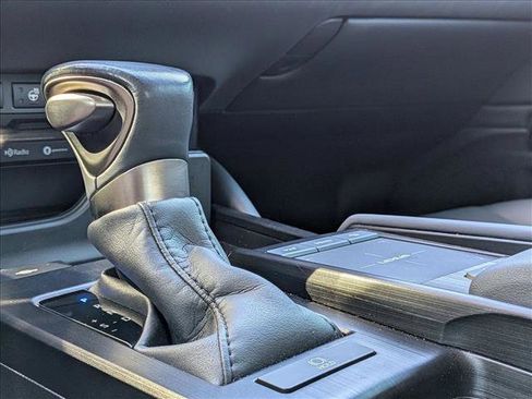 Certified 2022 Lexus ES 350 w/ Premium Package image 15