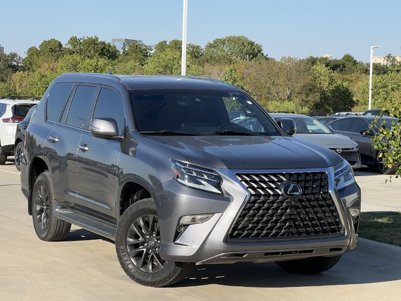 Used 2023 Lexus GX 460 Premium w/ Premium Package AWD/4WD image 2