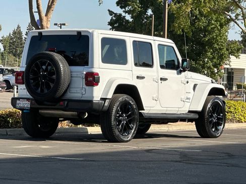Used 2022 Jeep Wrangler Unlimited Sahara AWD/4WD image 2