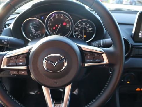 Used 2023 MAZDA MX-5 Miata Club RWD image 21