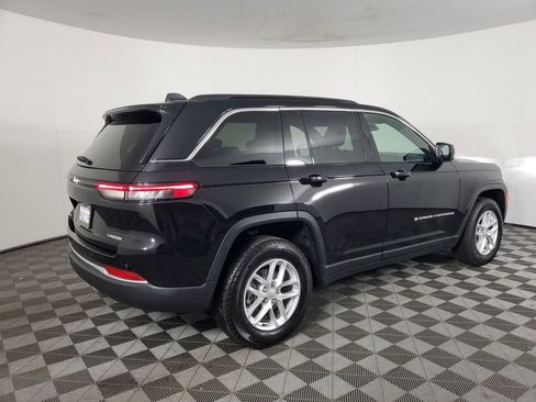 Used 2025 Jeep Grand Cherokee Laredo X image 4