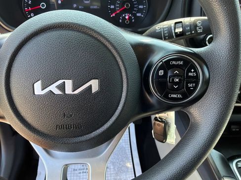 Used 2022 Kia Soul LX FWD image 26