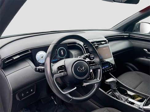 Used 2023 Hyundai Santa Cruz SEL Premium image 9