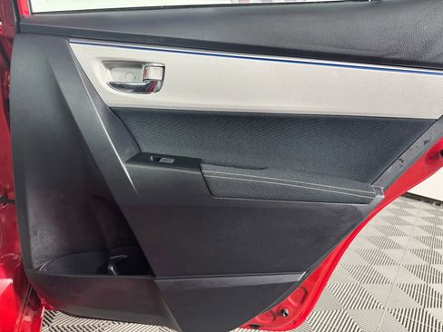 Used 2015 Toyota Corolla LE image 38