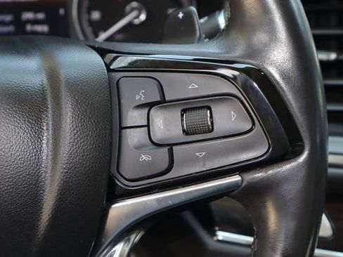 Used 2022 Buick Enclave Essence w/ Experience Buick Package FWD image 15