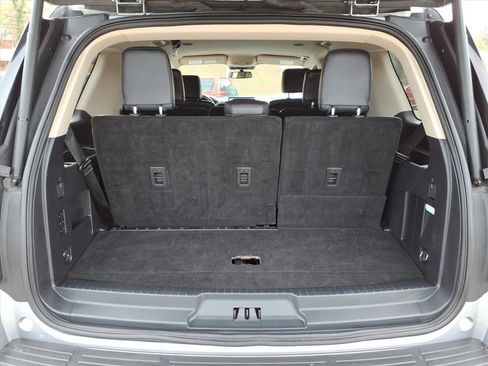 Used 2024 Ford Expedition XLT image 14