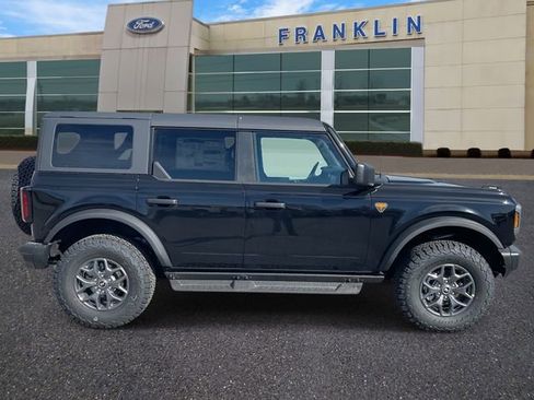 New 2025 Ford Bronco Badlands image 8
