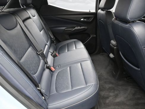 Used 2022 Chevrolet Bolt EUV LT w/ Convenience Package image 29