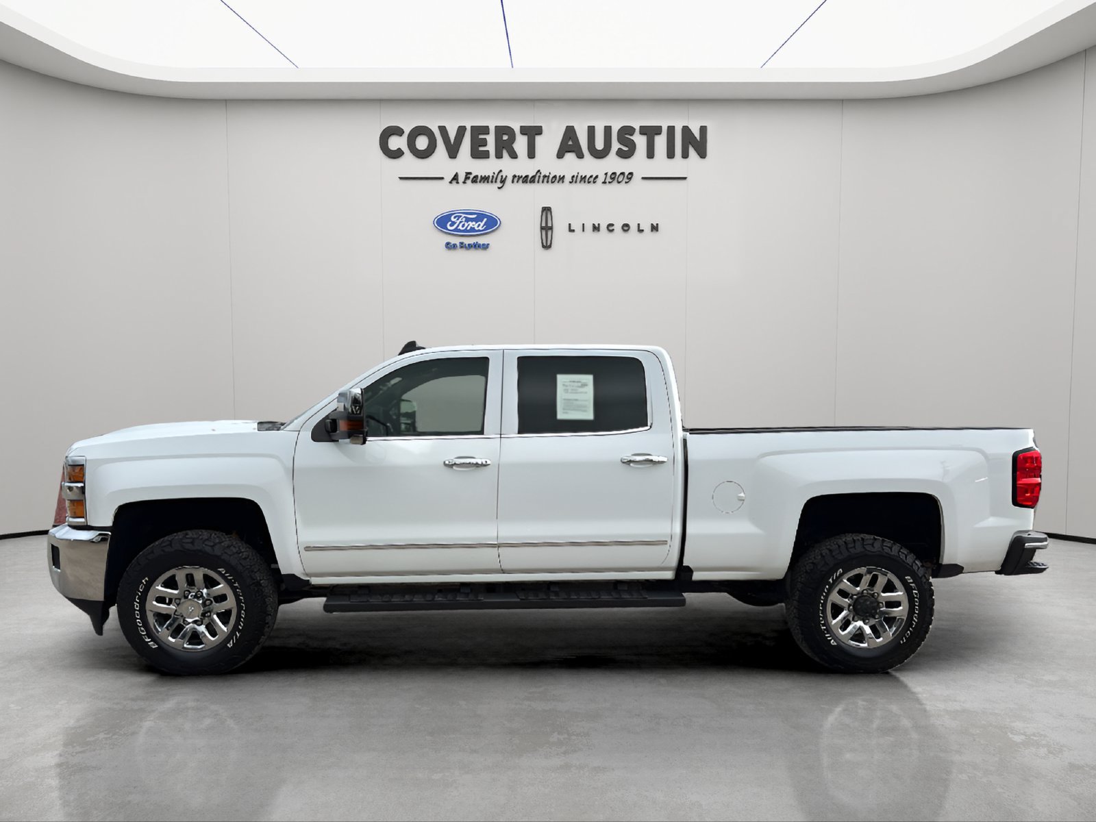 Used 2019 Chevrolet Silverado 2500 LTZ w/ Duramax Plus Package AWD/4WD image 2